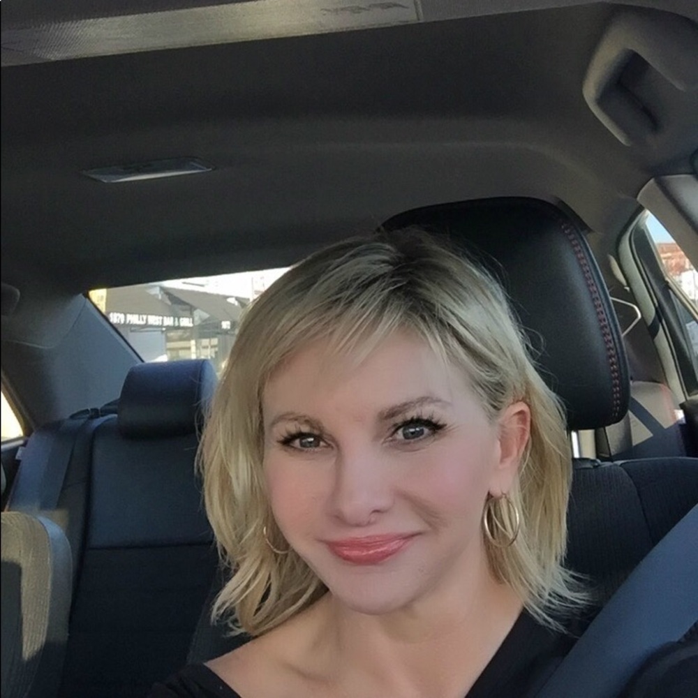 Meet your Posher, Elizabeth